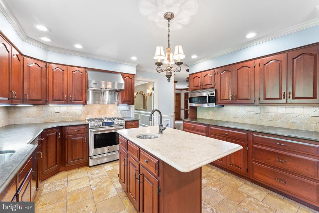 7138 LEETON RIDGE ROAD