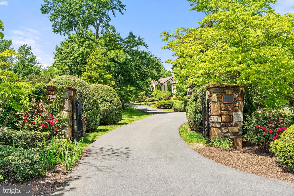 7138 LEETON RIDGE ROAD