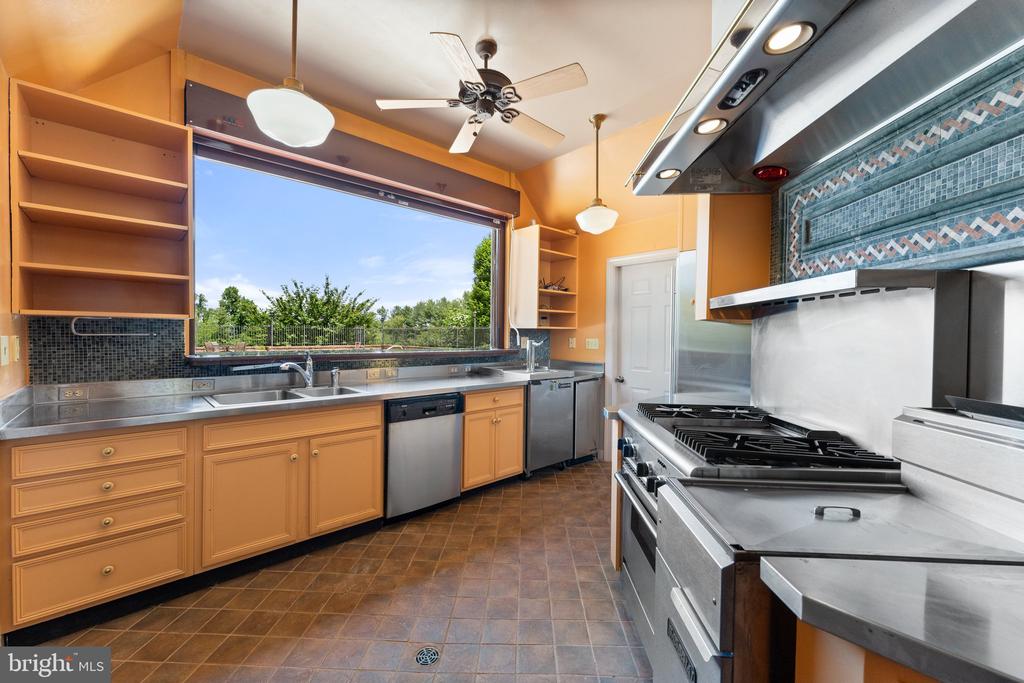 7138 LEETON RIDGE ROAD