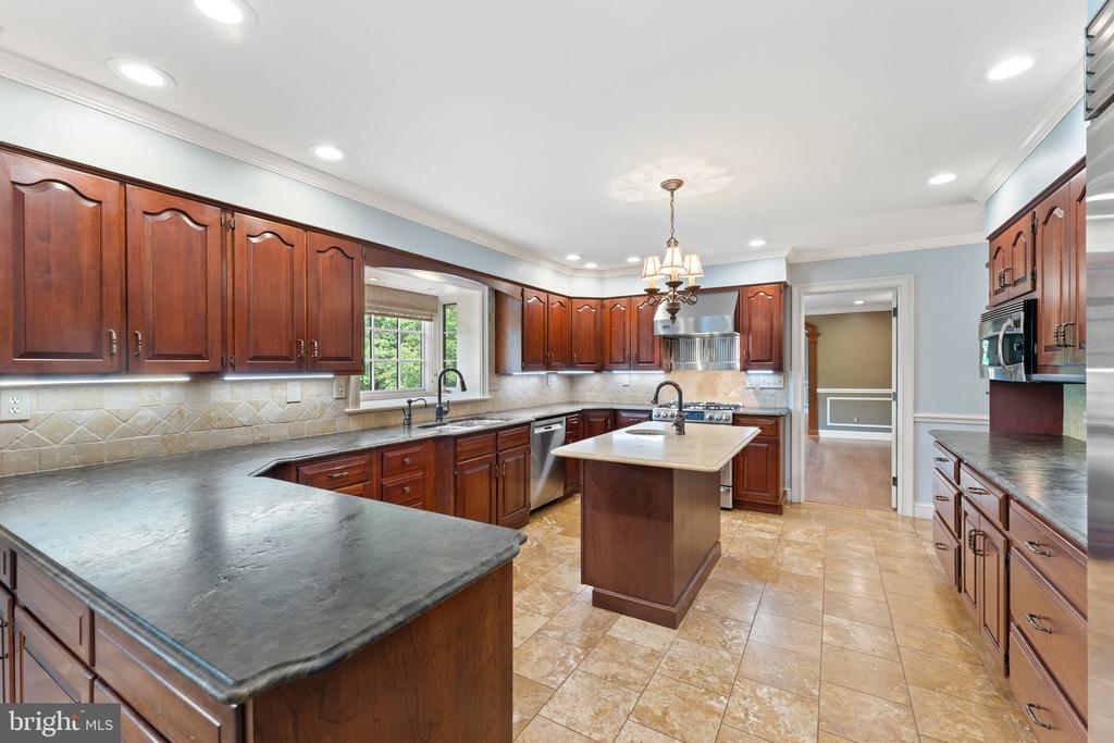 7138 LEETON RIDGE ROAD