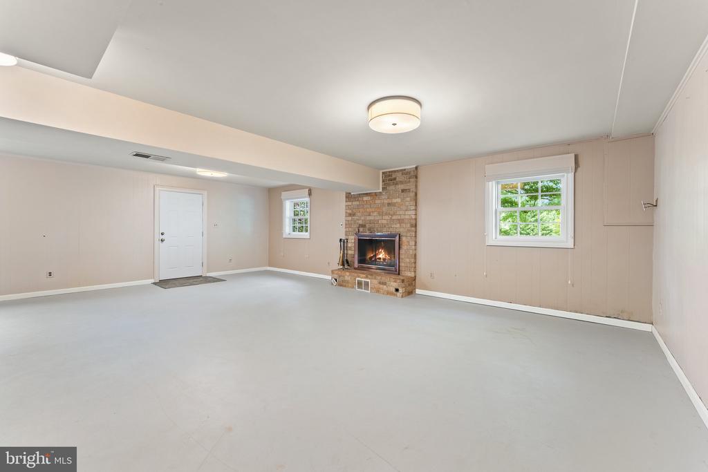 7138 LEETON RIDGE ROAD