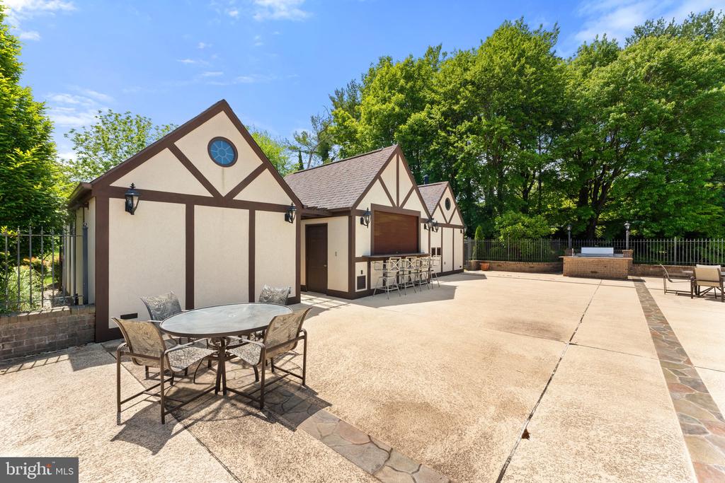 7138 LEETON RIDGE ROAD