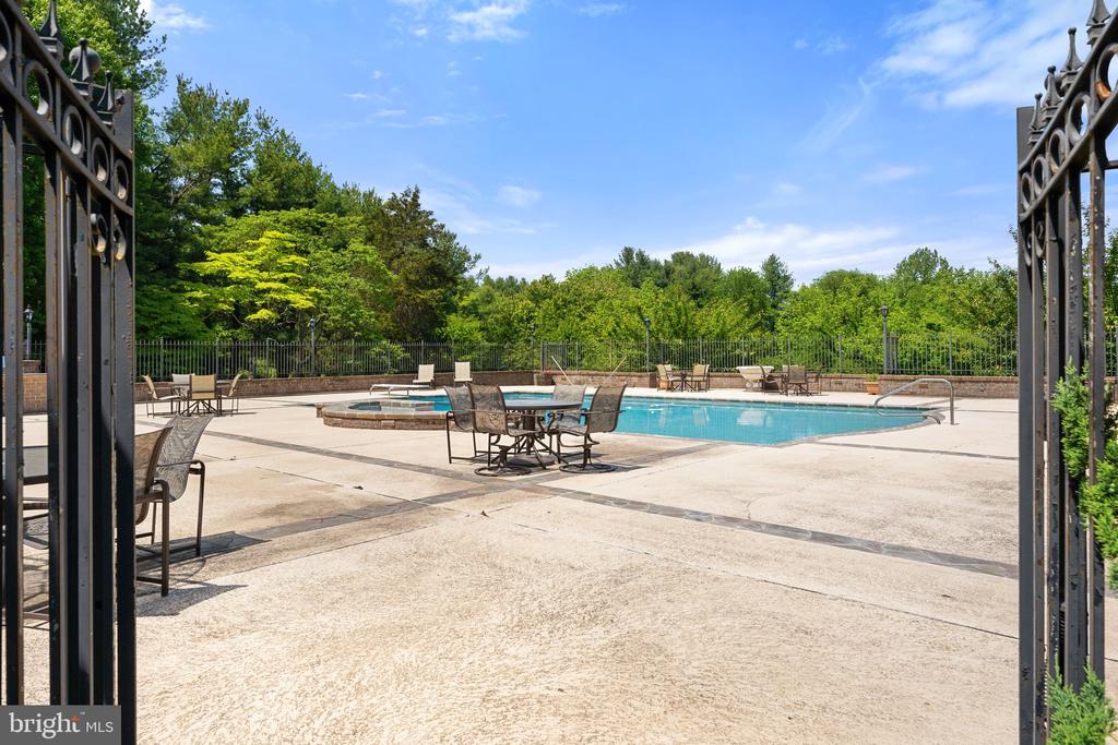 7138 LEETON RIDGE ROAD
