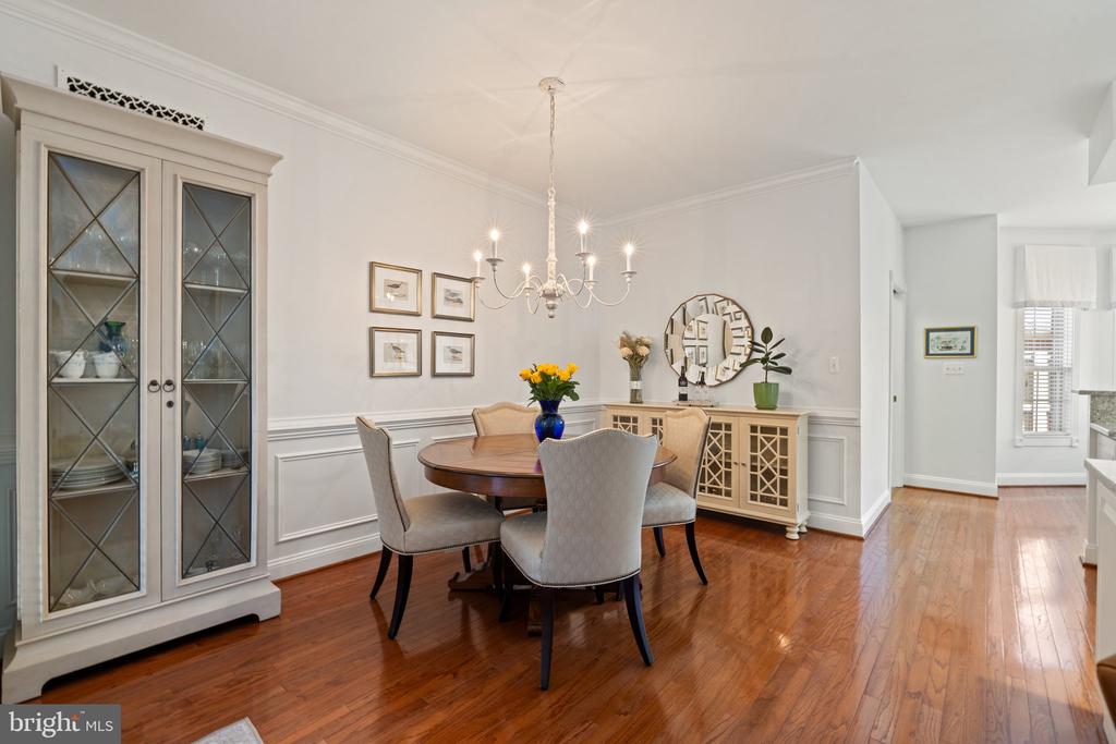 230 CARRIAGE CHASE CIRCLE