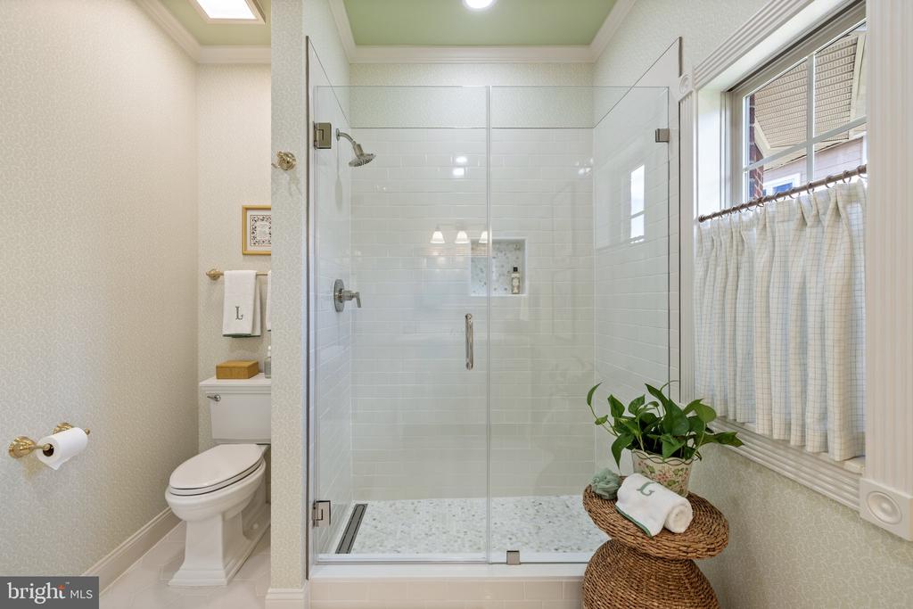 230 CARRIAGE CHASE CIRCLE