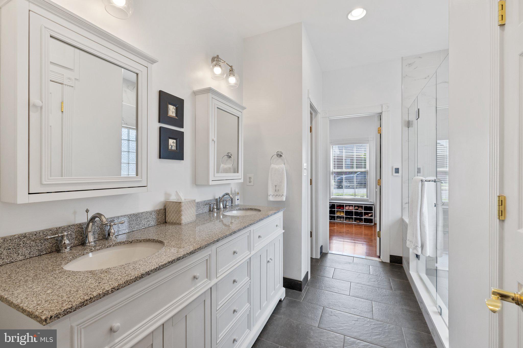 230 CARRIAGE CHASE CIRCLE