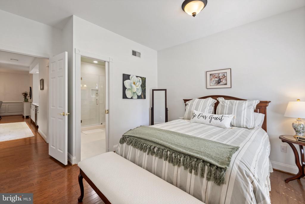 230 CARRIAGE CHASE CIRCLE