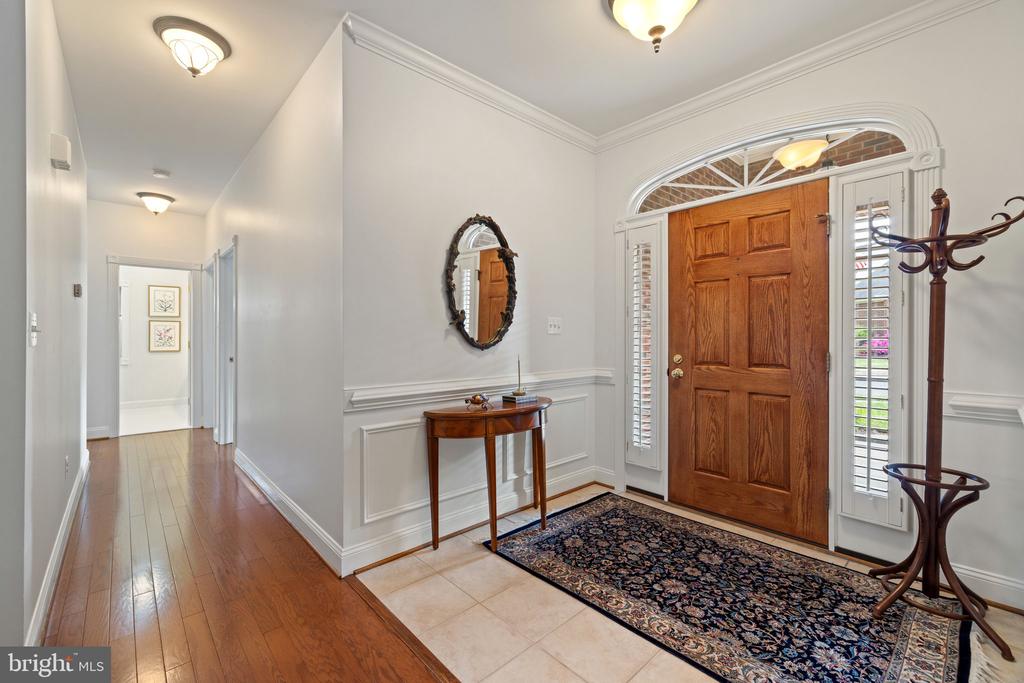 230 CARRIAGE CHASE CIRCLE