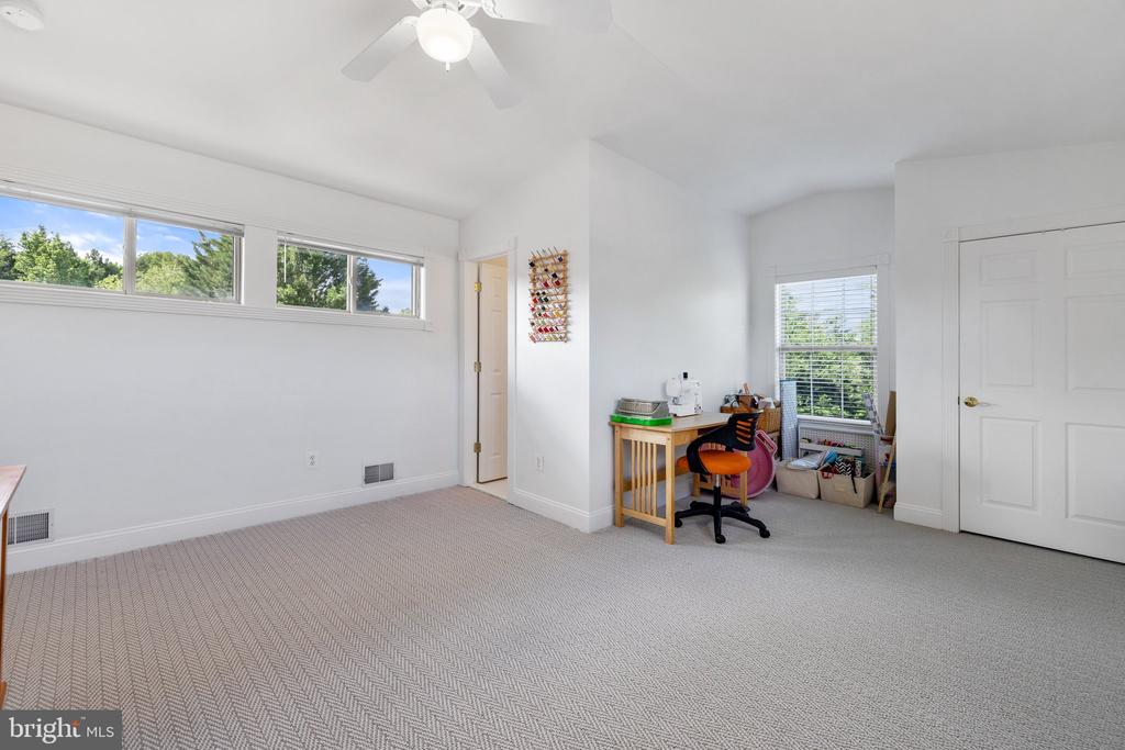 230 CARRIAGE CHASE CIRCLE