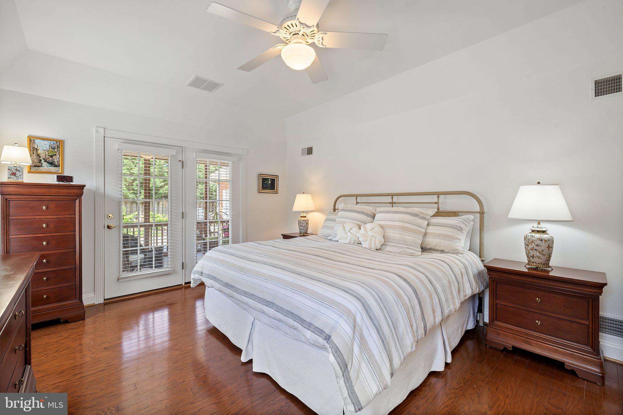 230 CARRIAGE CHASE CIRCLE