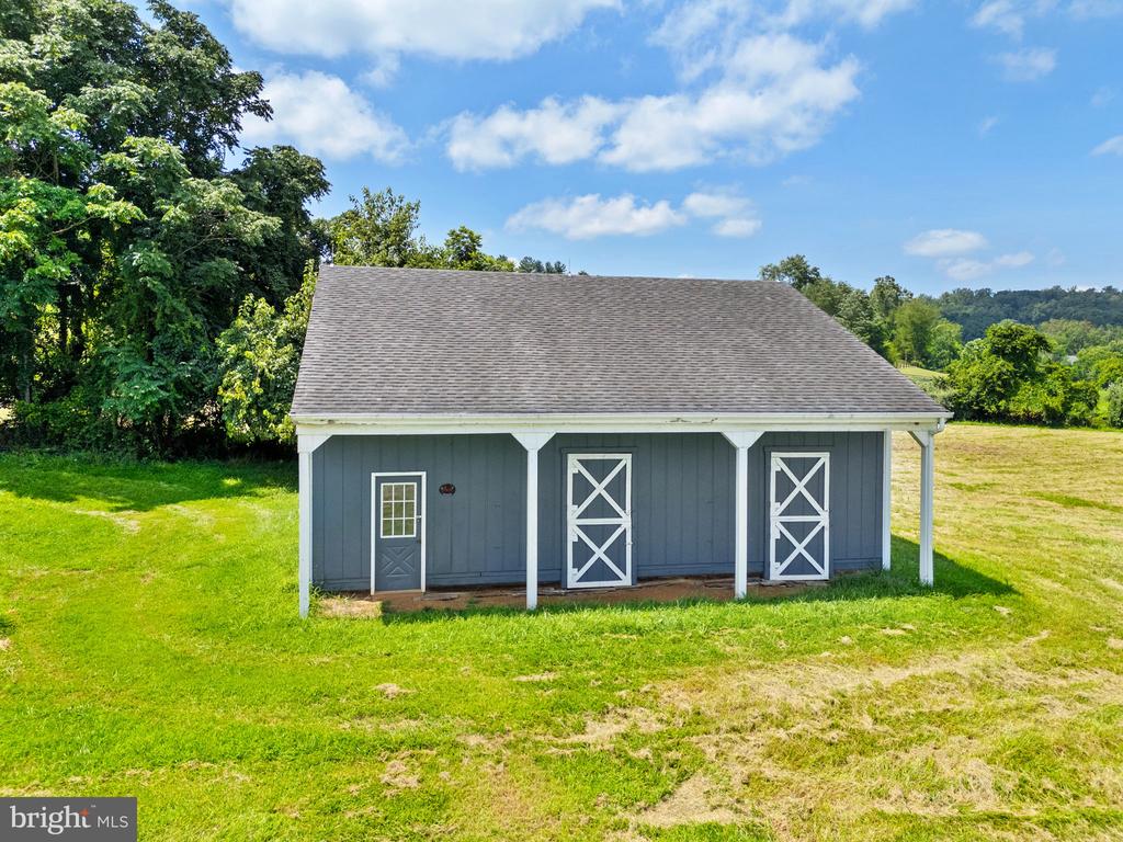 8268 MEADOWS ROAD