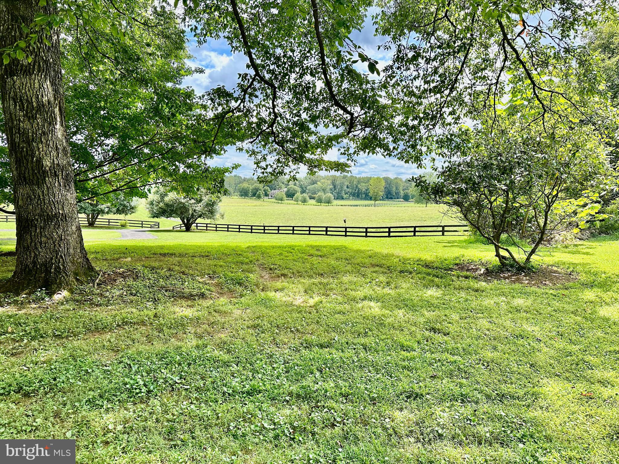 7038 BEACONSFIELD LANE