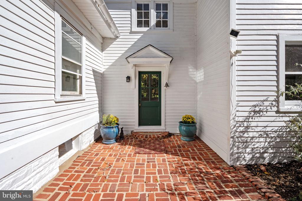 4561 WESTON ROAD