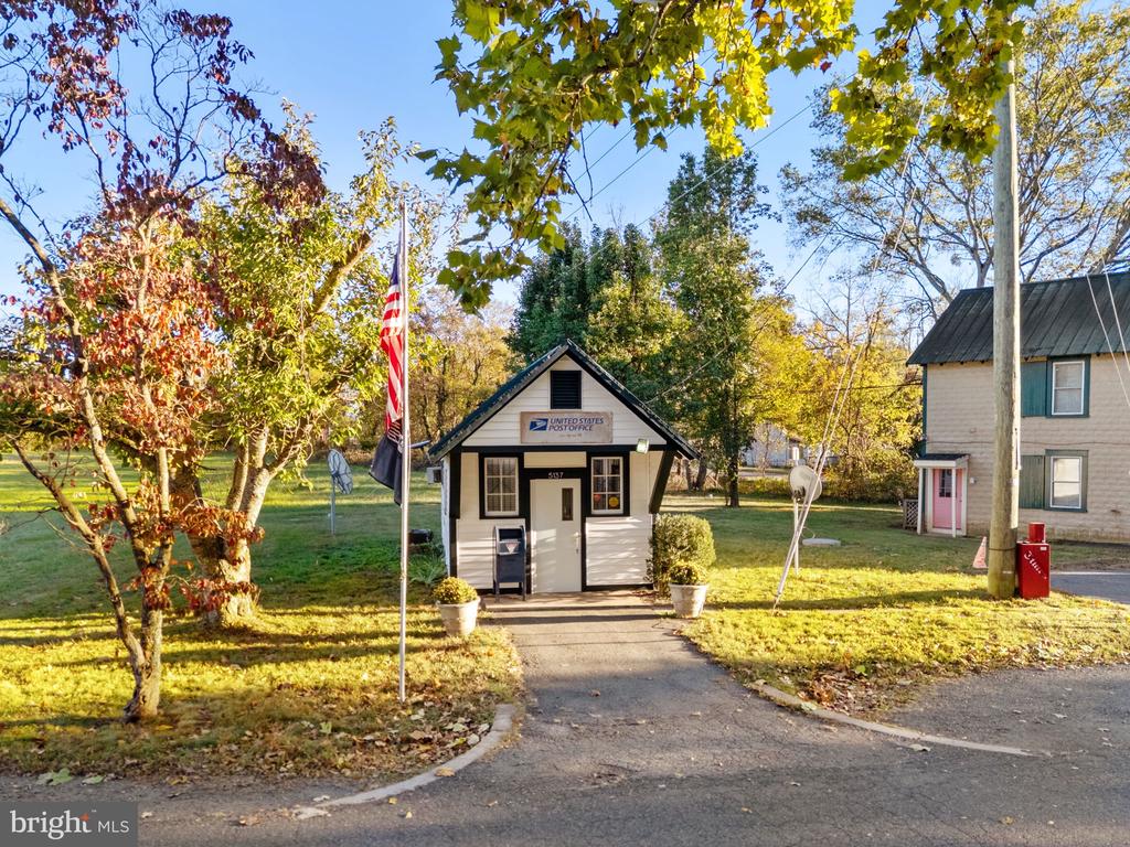 4561 WESTON ROAD