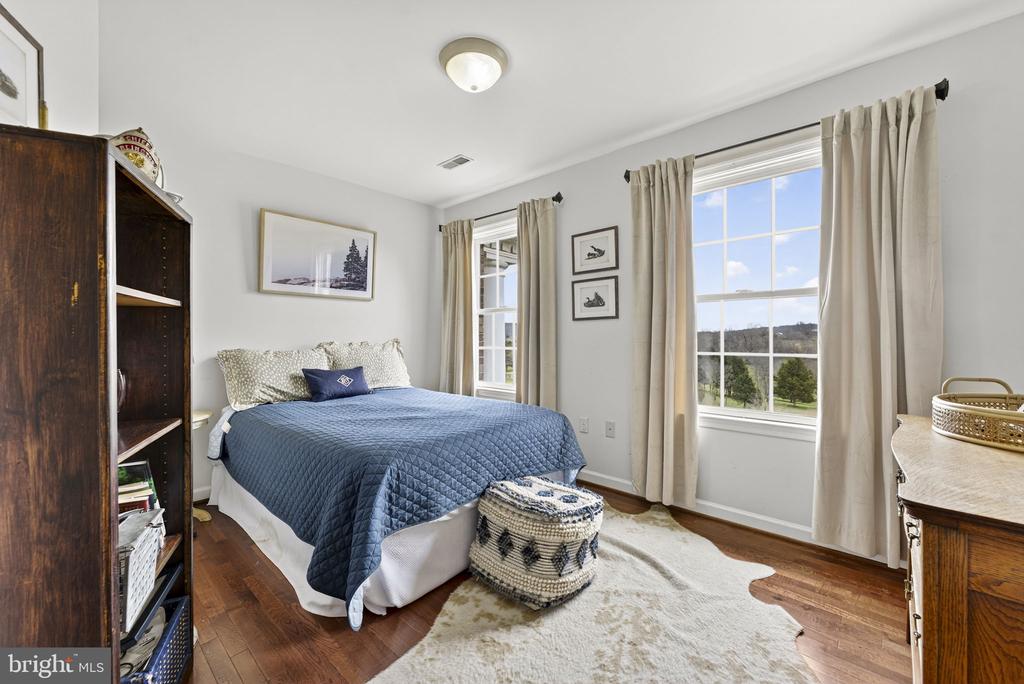 6576 TIMOTHY LANE