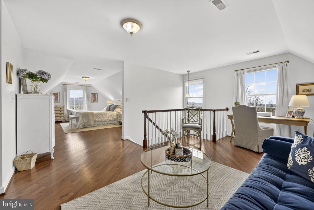 6576 TIMOTHY LANE