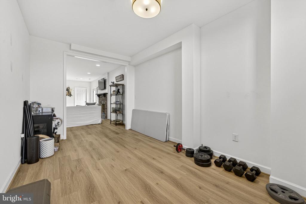 6576 TIMOTHY LANE