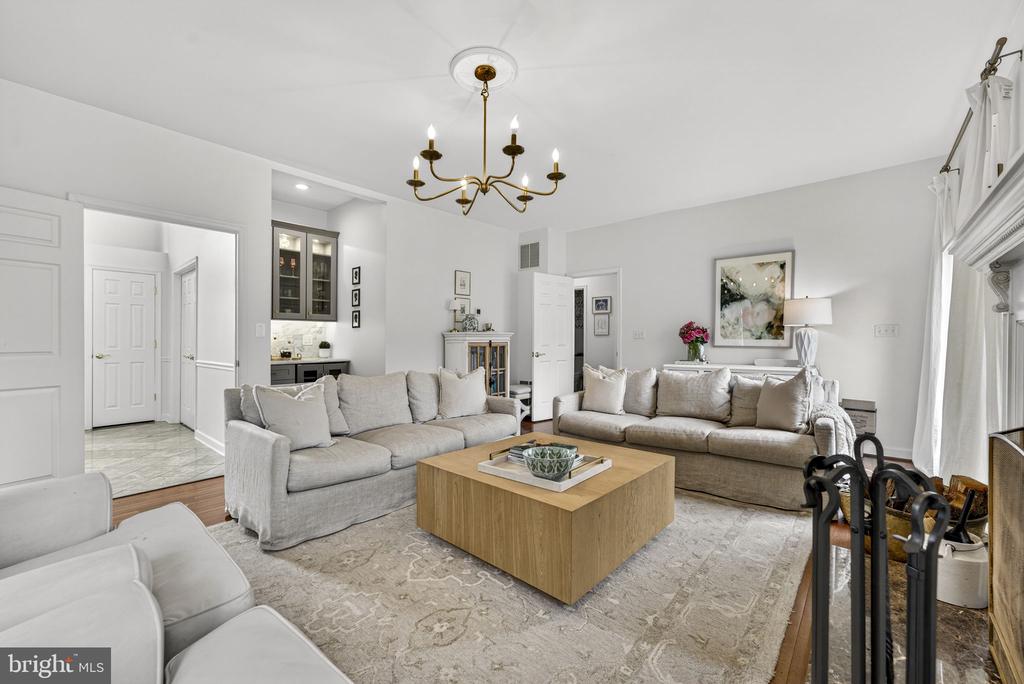 6576 TIMOTHY LANE