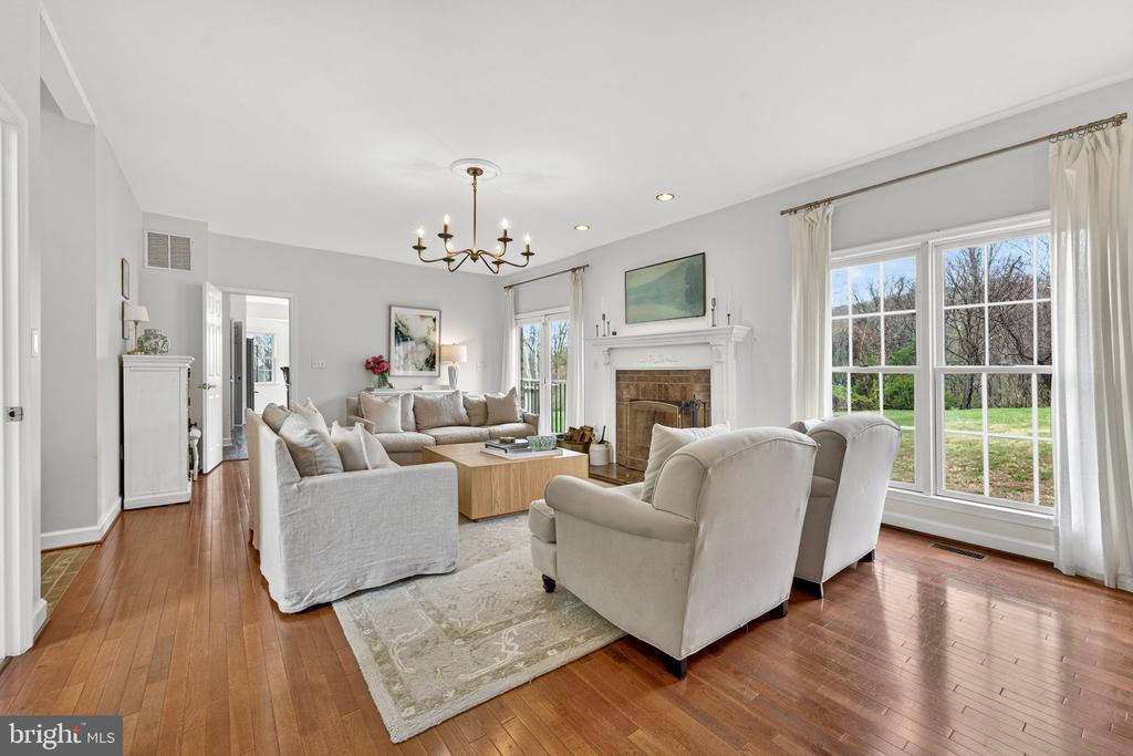 6576 TIMOTHY LANE