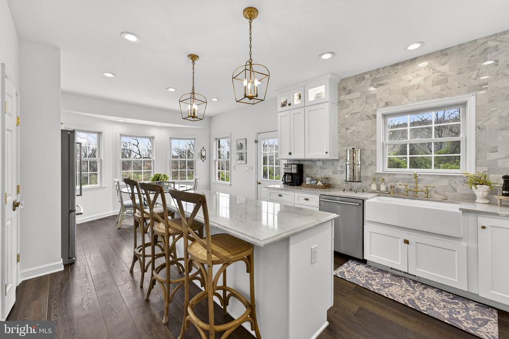 6576 TIMOTHY LANE