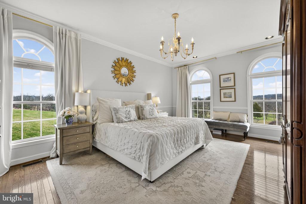 6576 TIMOTHY LANE