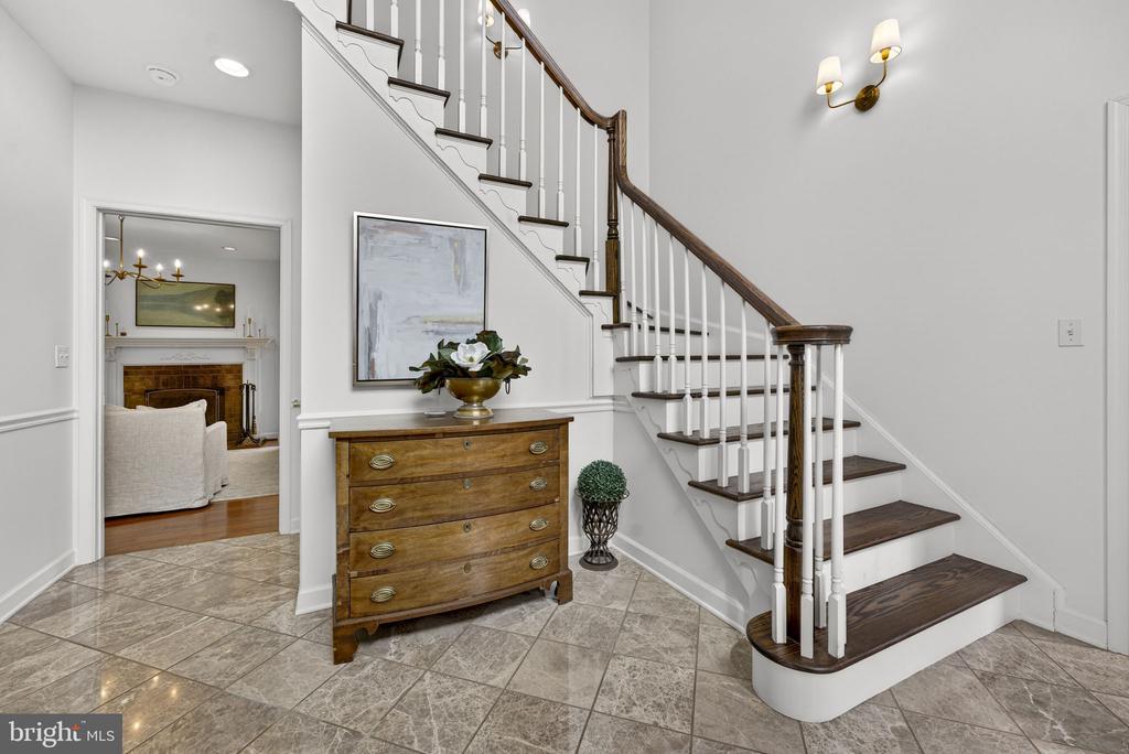 6576 TIMOTHY LANE