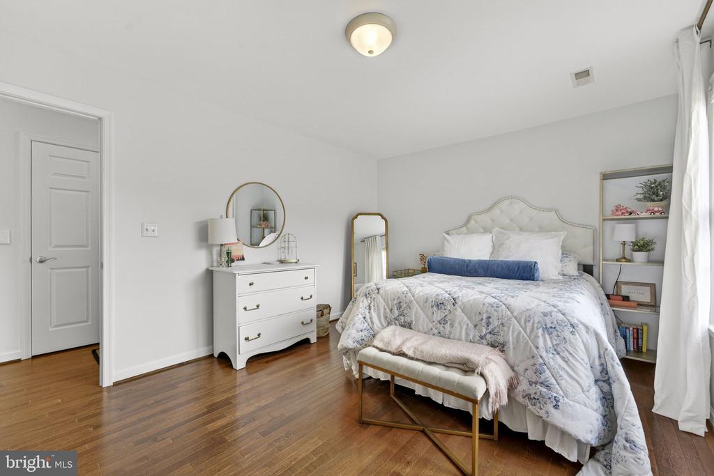 6576 TIMOTHY LANE