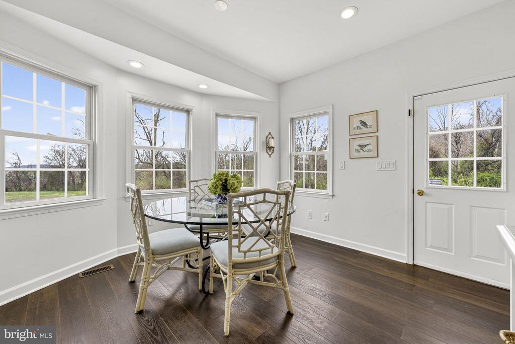 6576 TIMOTHY LANE
