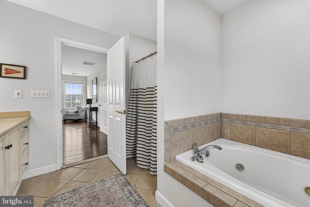 6576 TIMOTHY LANE