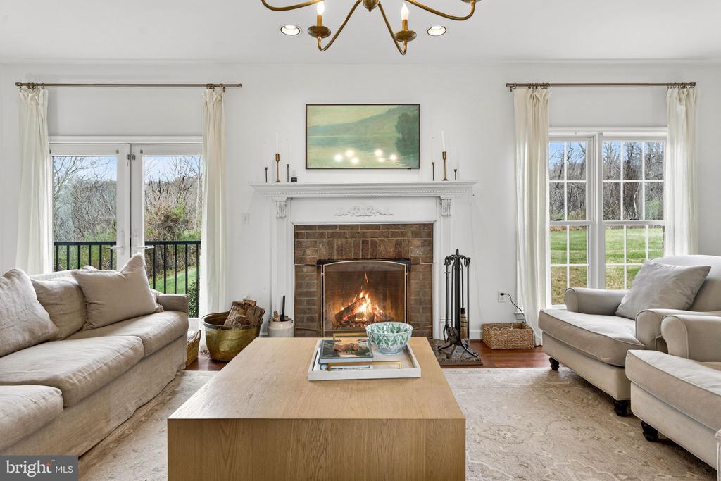 6576 TIMOTHY LANE