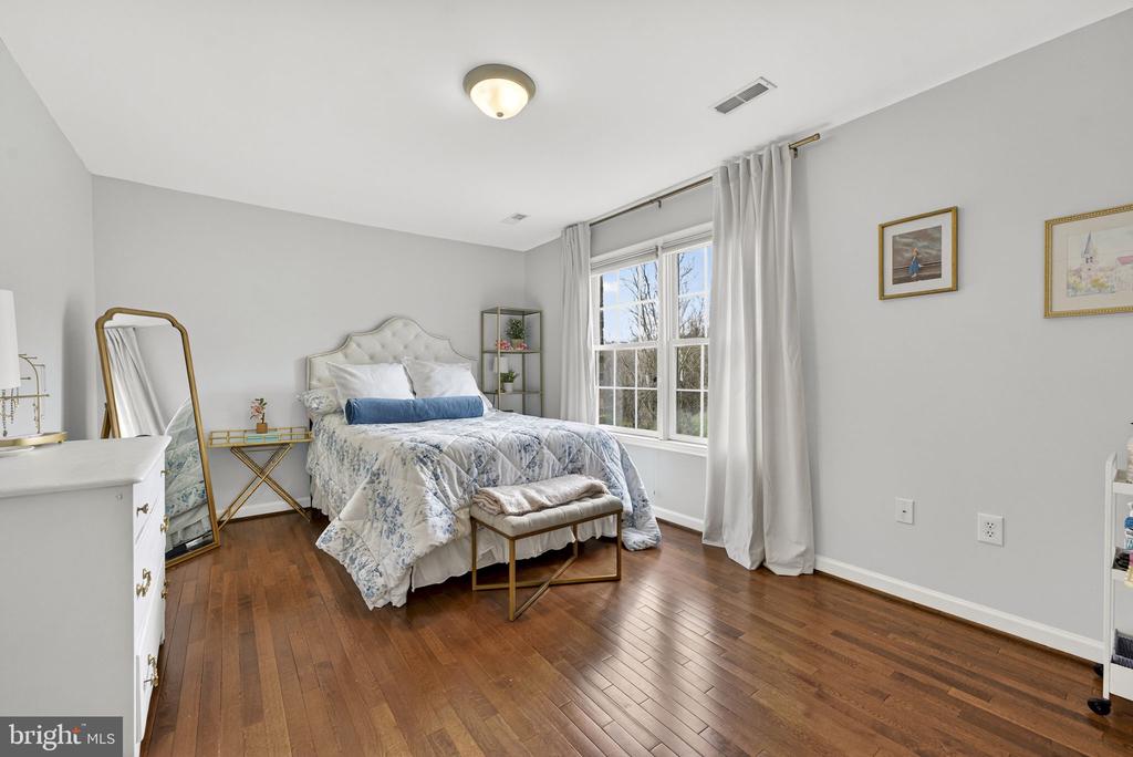 6576 TIMOTHY LANE