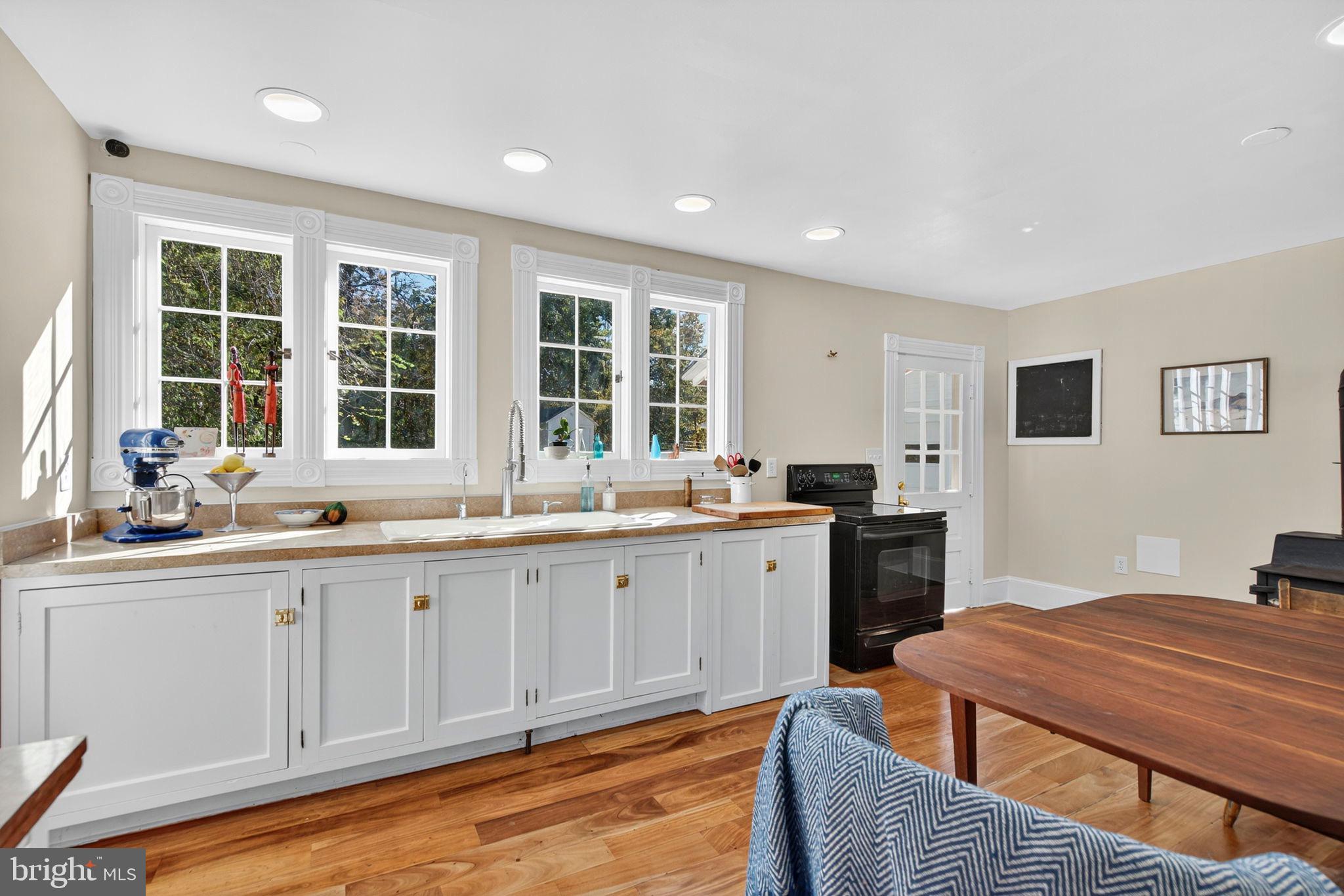 4559 WESTON ROAD