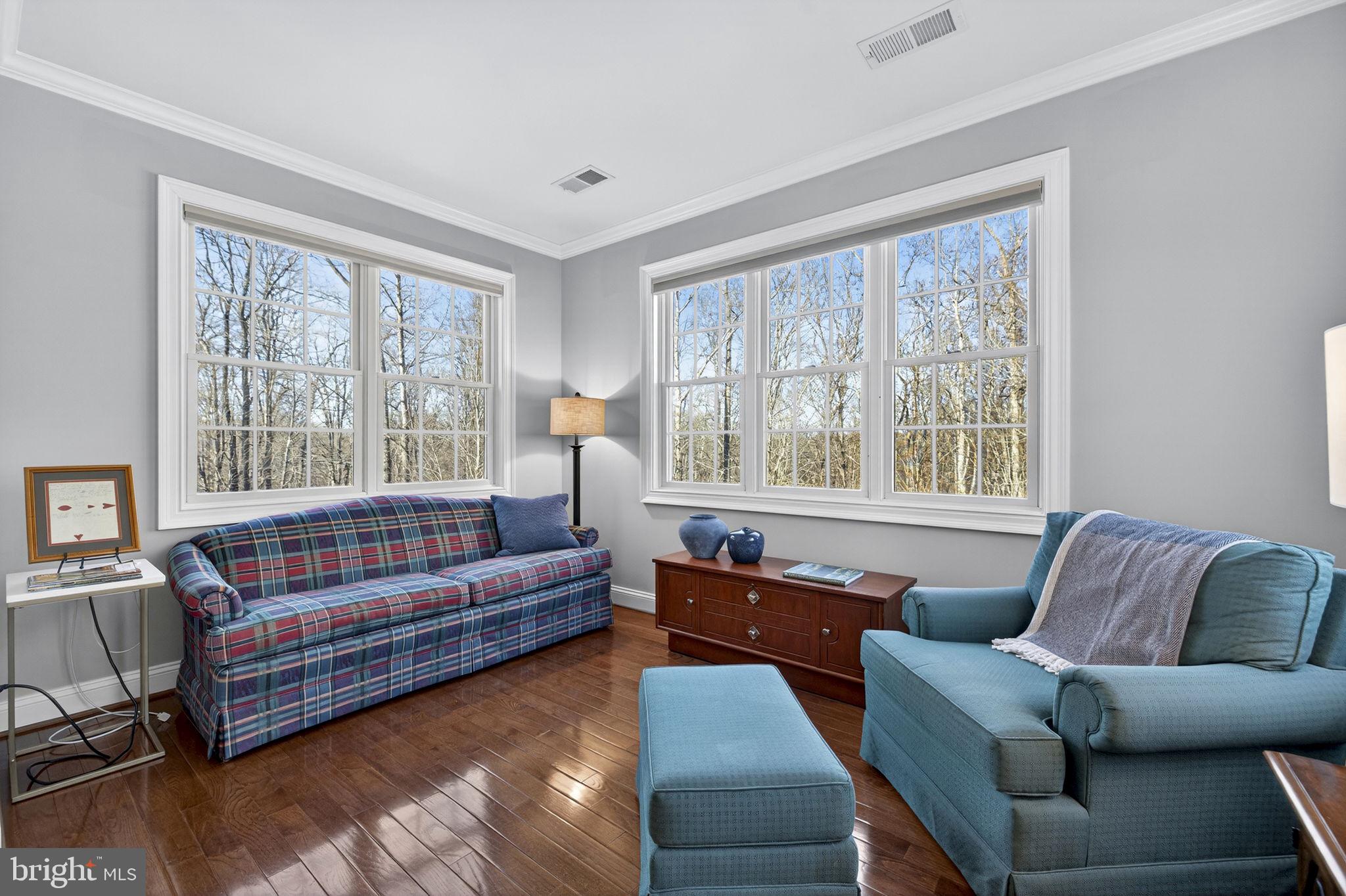 8485 ROGUES ROAD