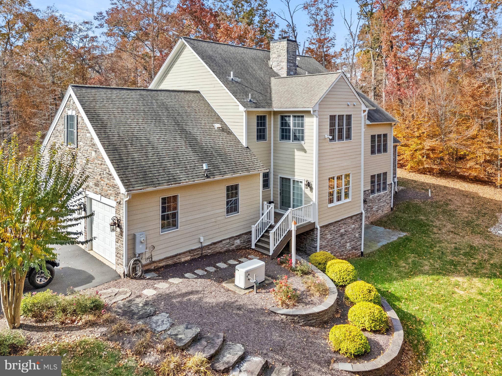 8485 ROGUES ROAD