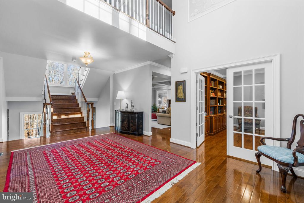 8485 ROGUES ROAD