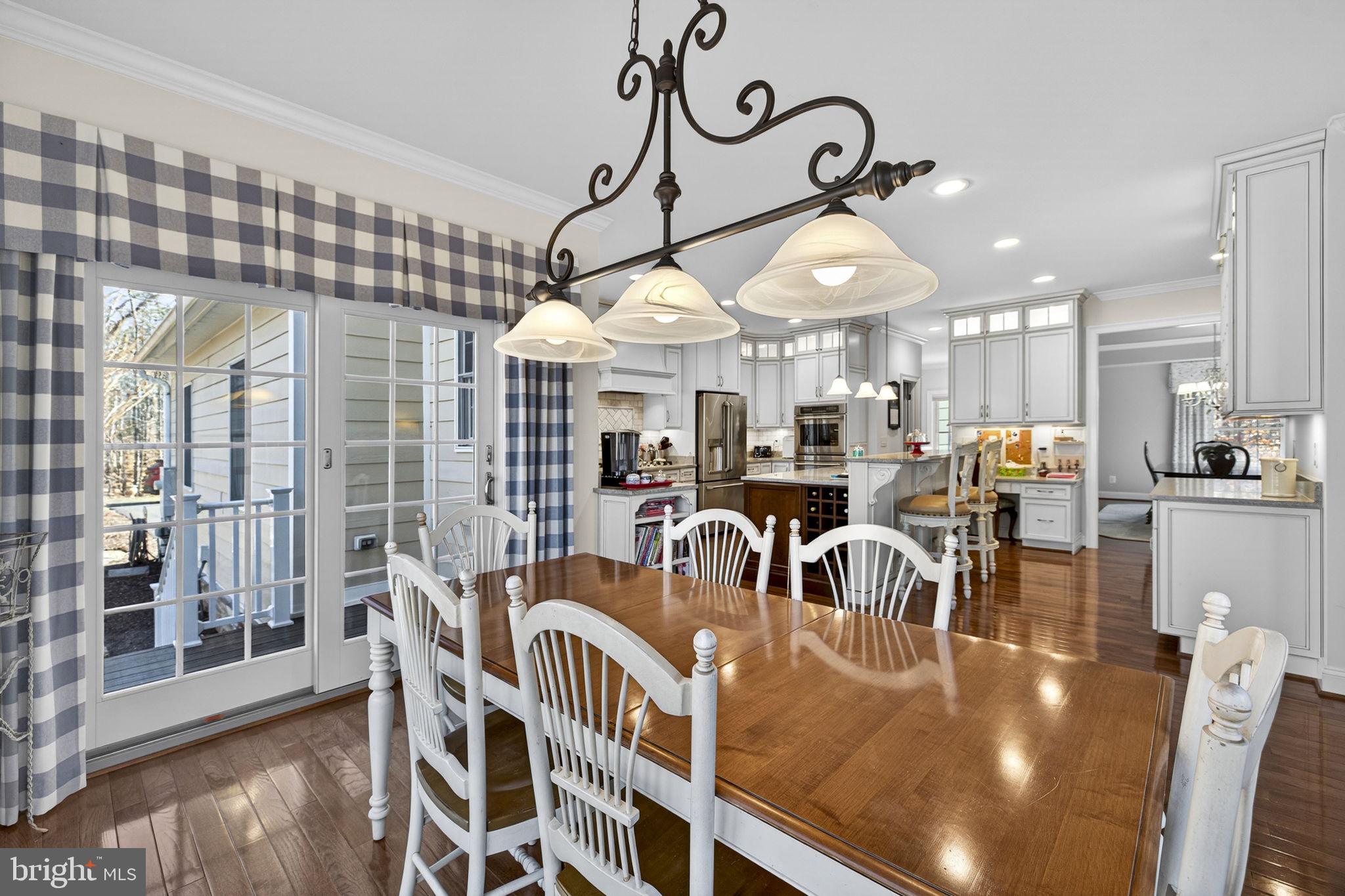8485 ROGUES ROAD