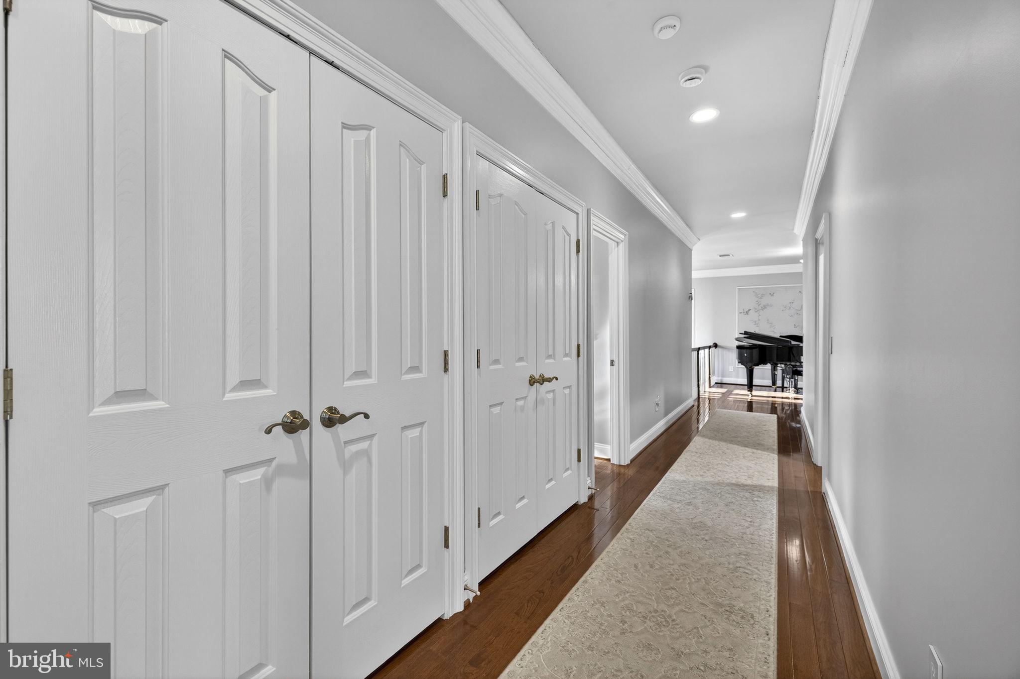 8485 ROGUES ROAD