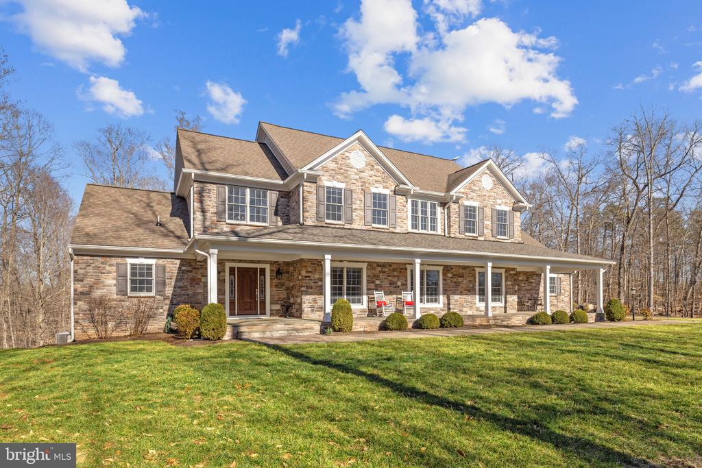8485 ROGUES ROAD