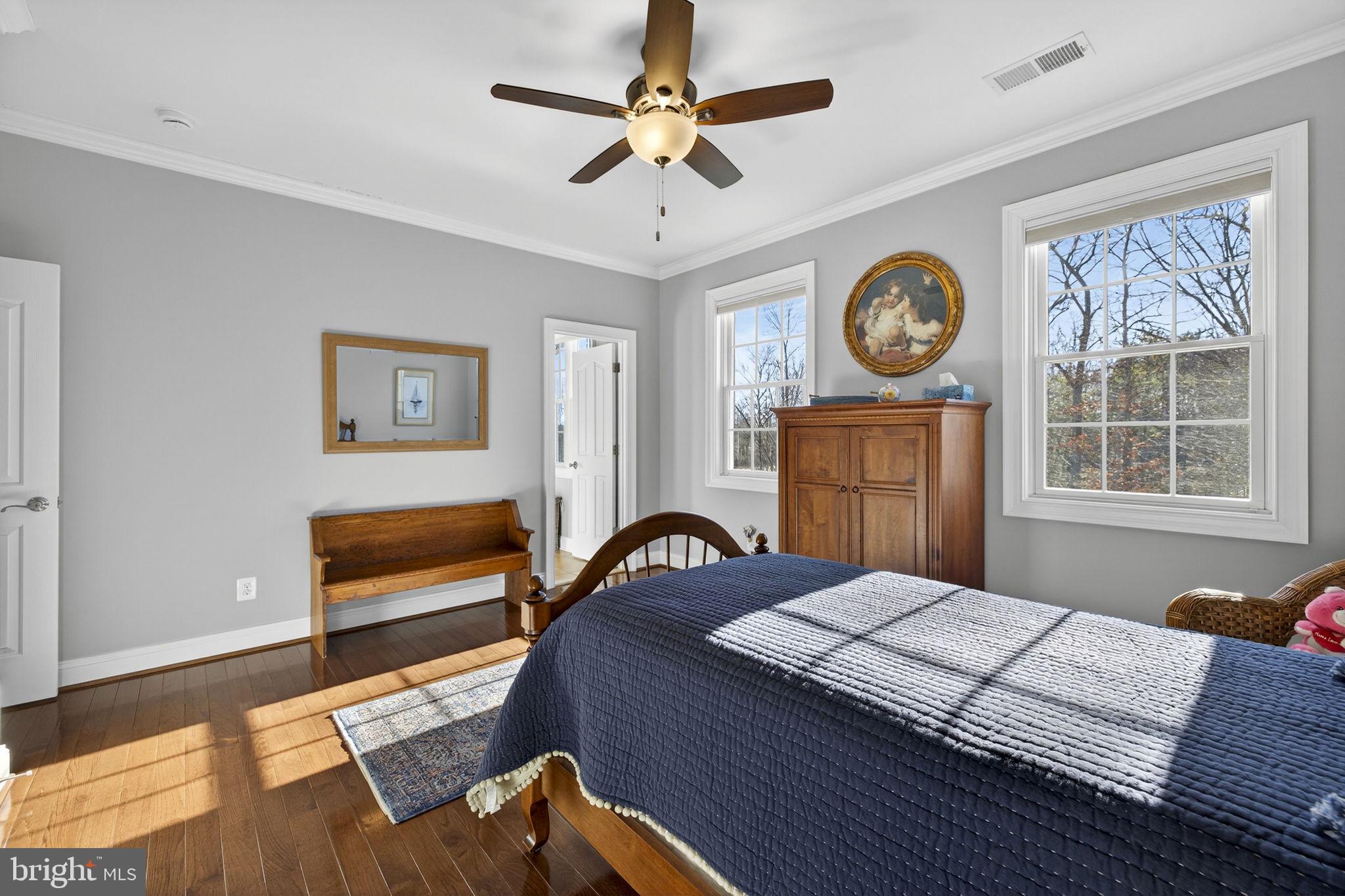 8485 ROGUES ROAD