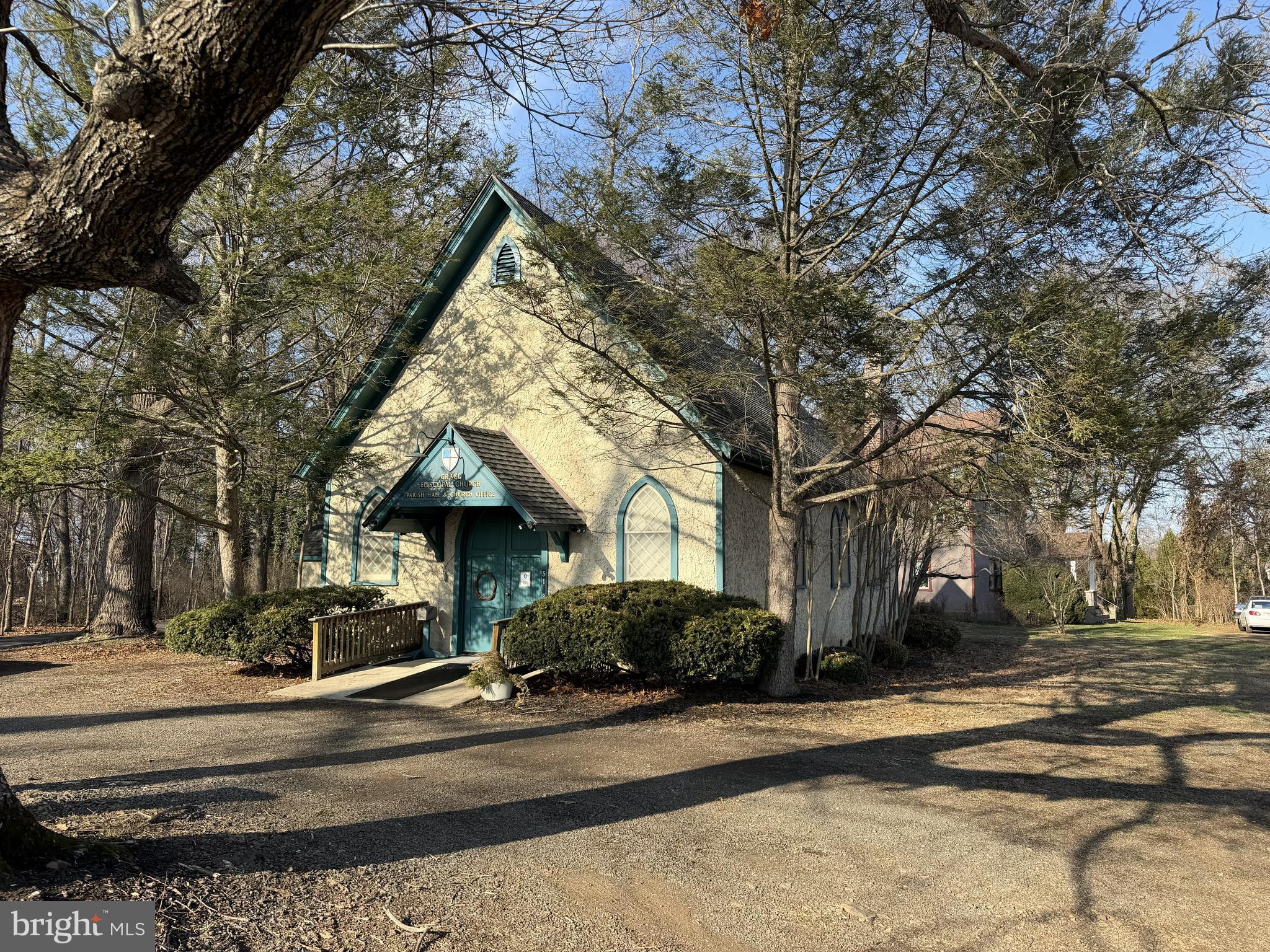 8485 ROGUES ROAD