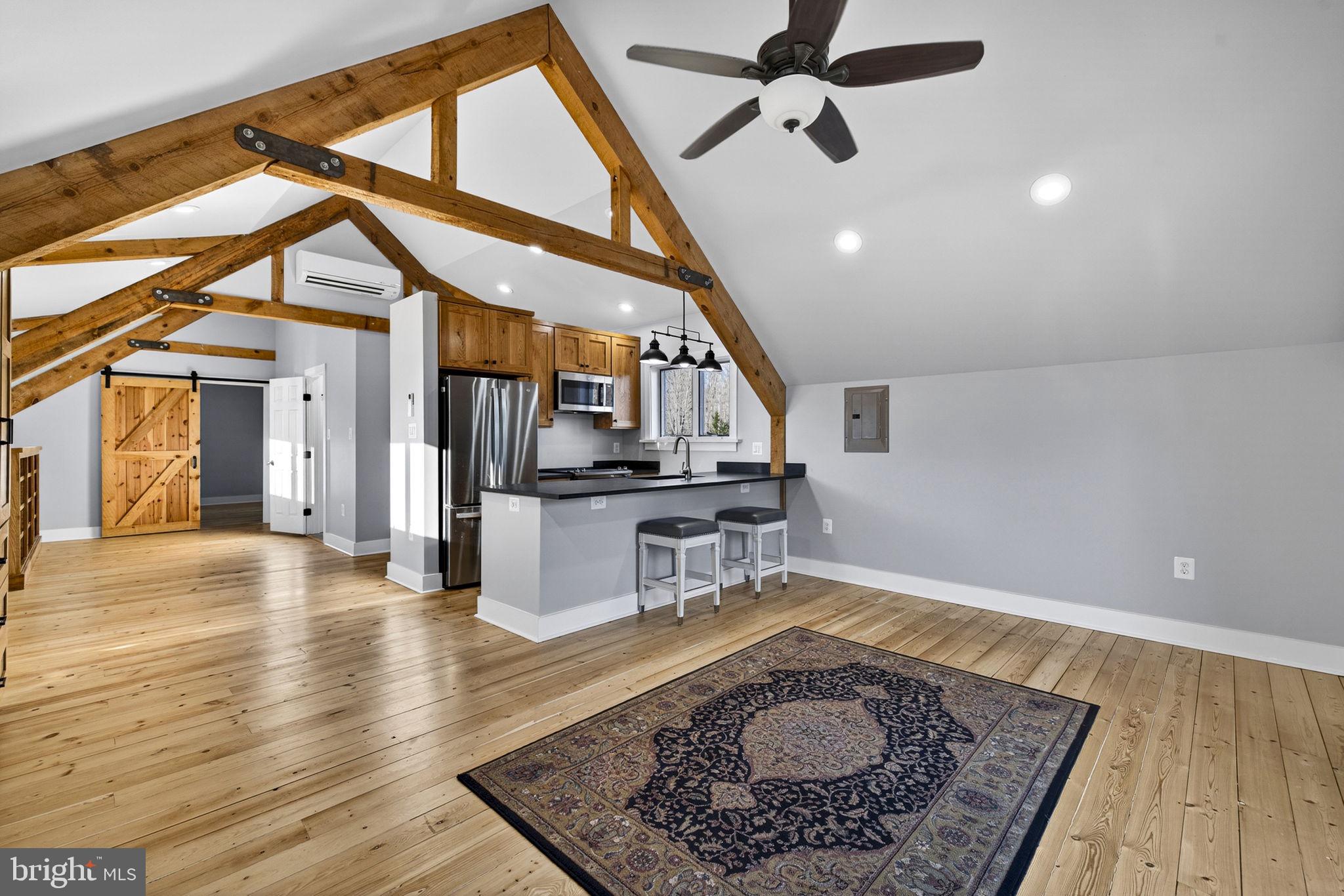 8485 ROGUES ROAD