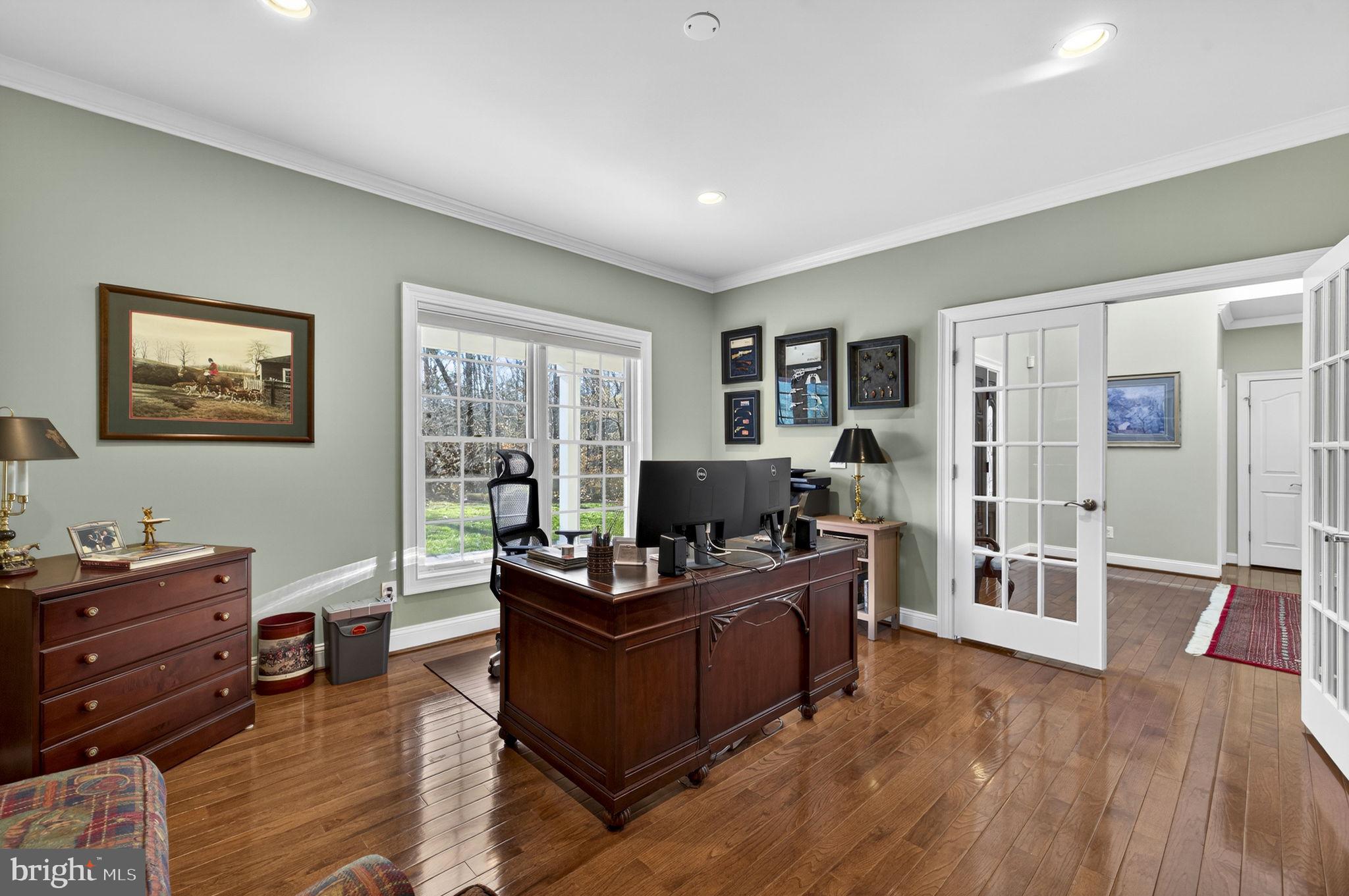 8485 ROGUES ROAD
