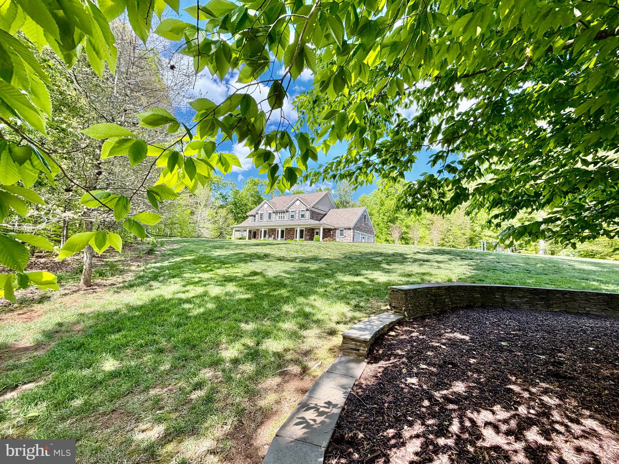 8485 ROGUES ROAD