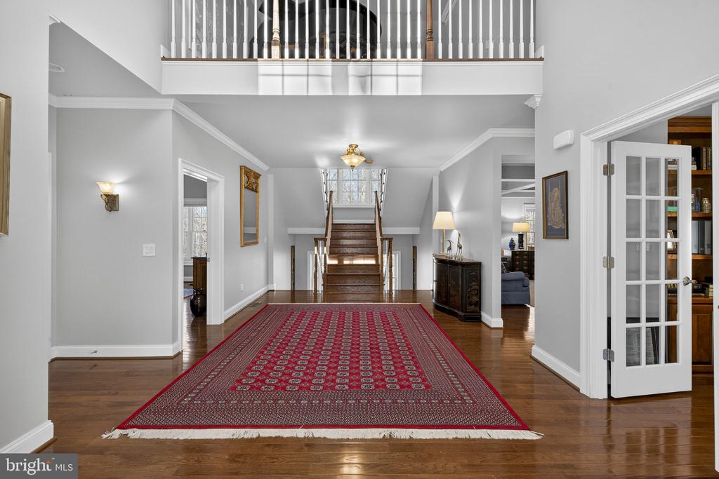 8485 ROGUES ROAD