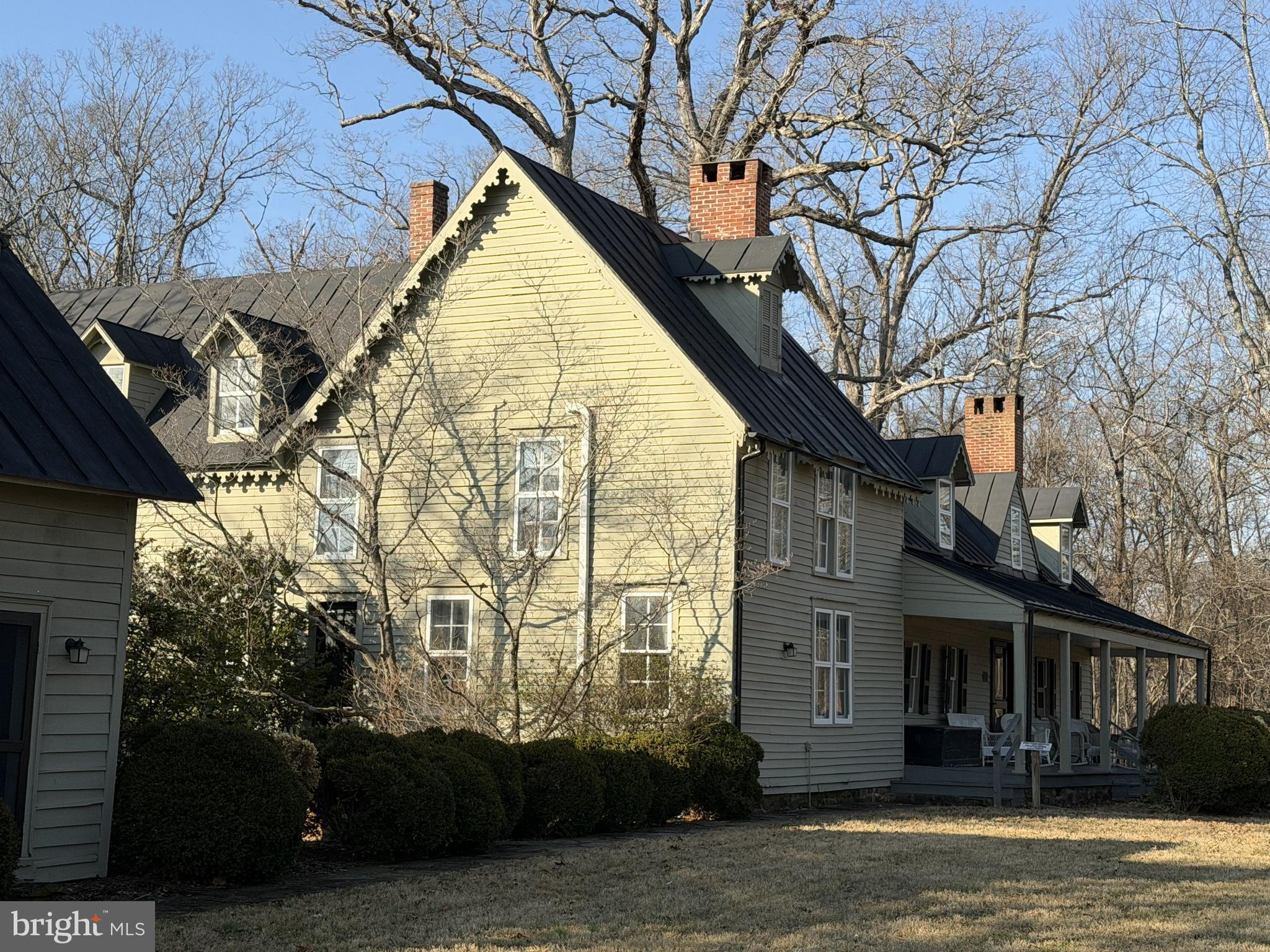 8485 ROGUES ROAD