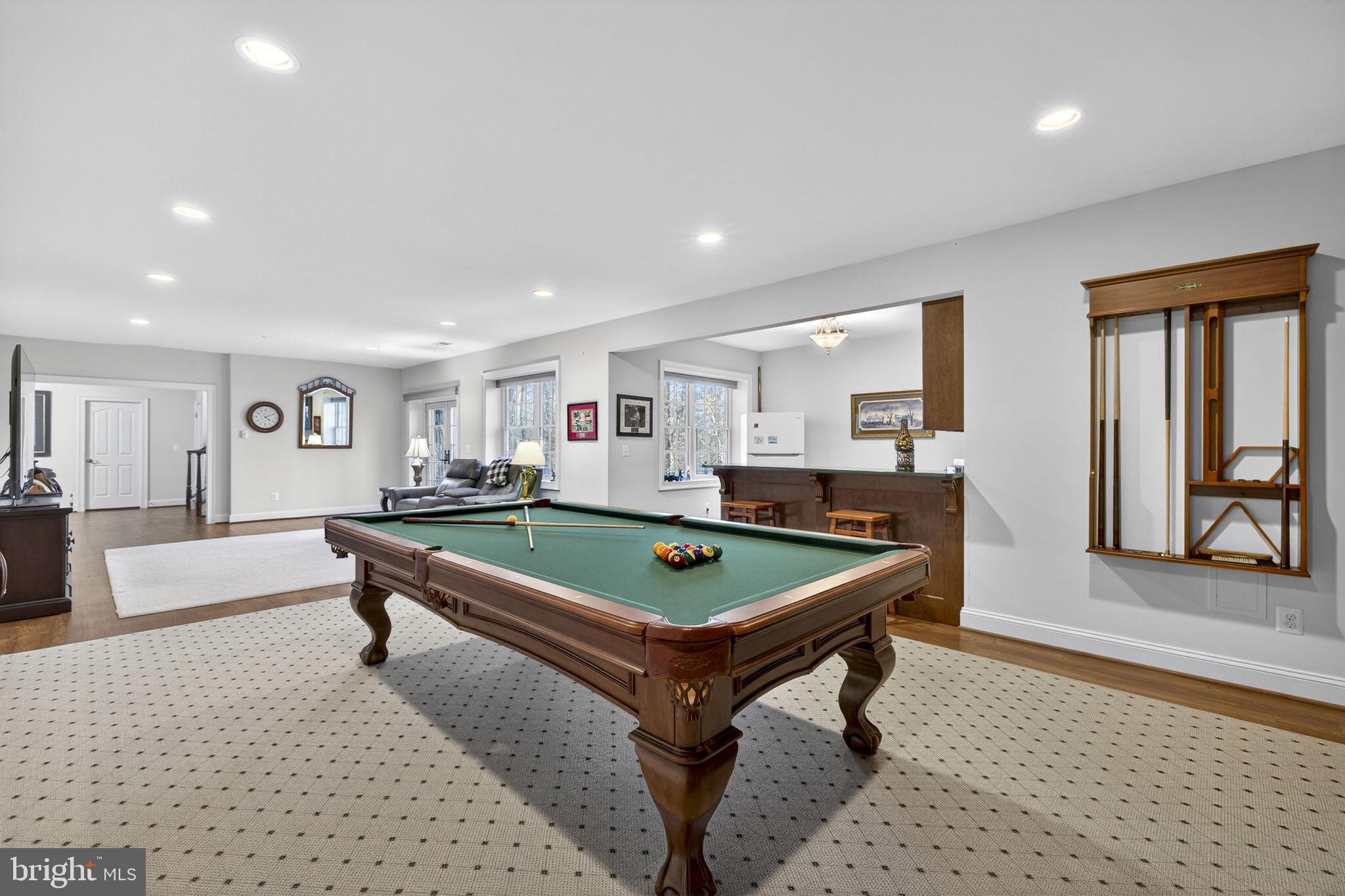 8485 ROGUES ROAD