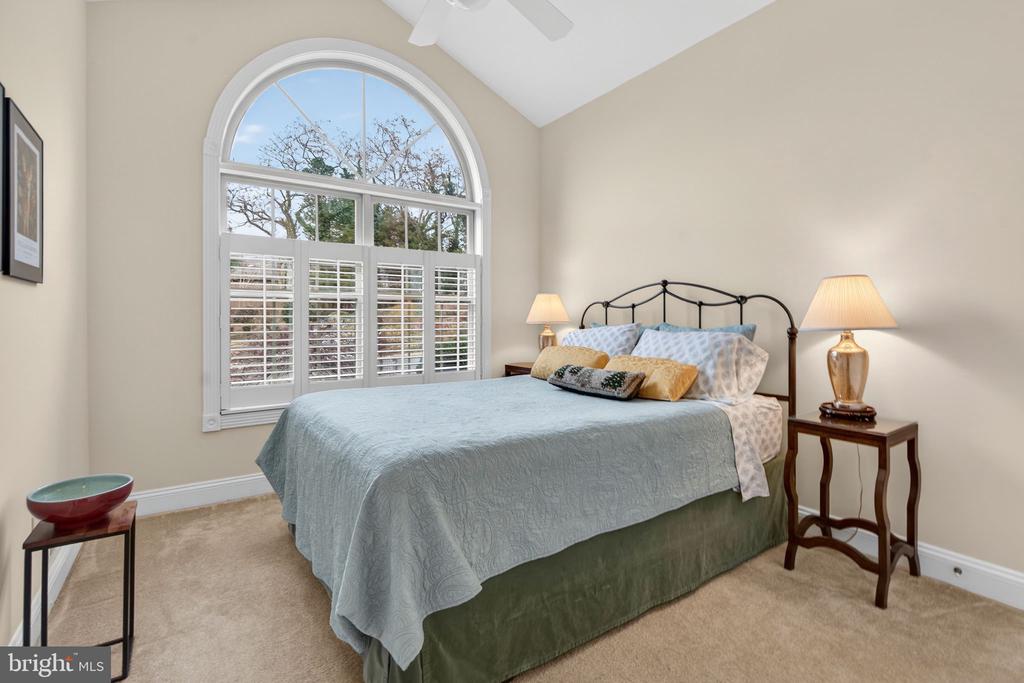 238 CARRIAGE CHASE CIRCLE