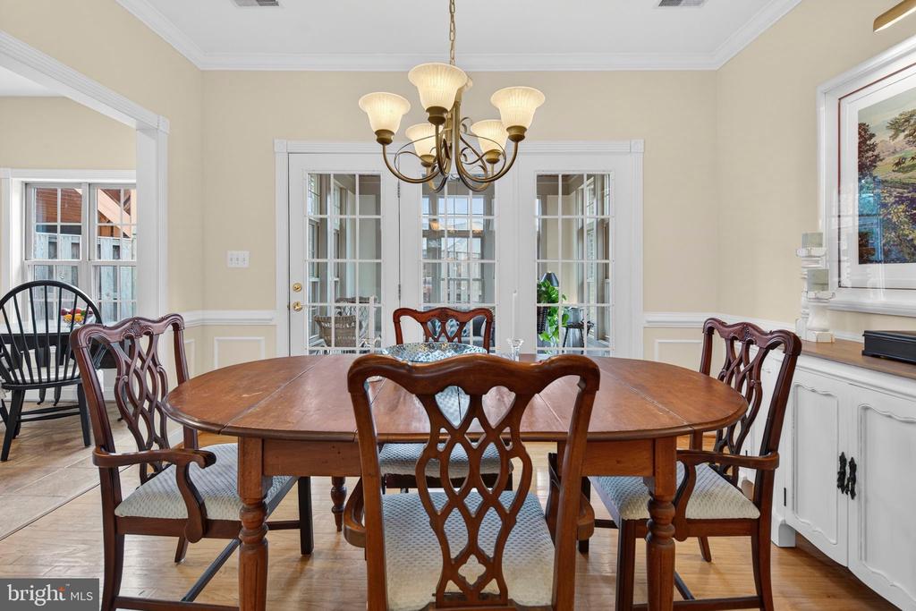 238 CARRIAGE CHASE CIRCLE