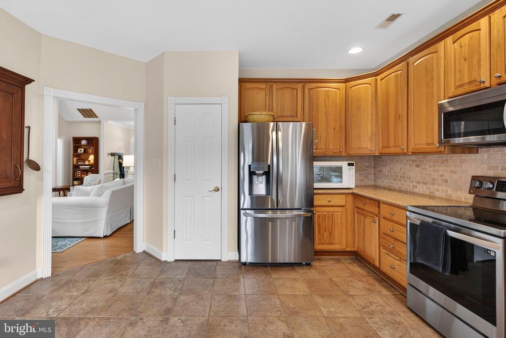 238 CARRIAGE CHASE CIRCLE