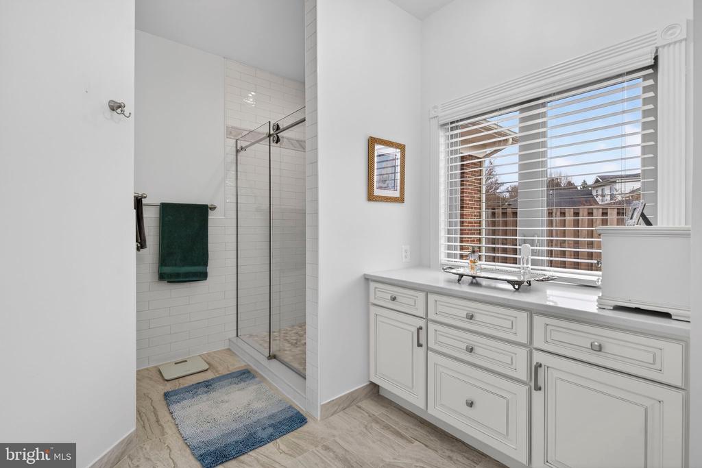 238 CARRIAGE CHASE CIRCLE